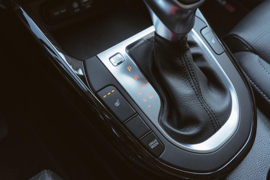 Детали интерьера Kia Cerato 2.0 2019 года  (LA) (фото 40 из 40)